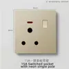 Enchufe de Interruptor Socket de Pared con Acabado Dorado Mate Estándar Británico de Comercio Exterior Un Módulo Abierto 13A Multifunción Cinco Agujeros USB Socket Europeo Interruptor 25A