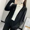 Chaqueta de Verano 2025 Nueva para Mujer con Protección Solar, Resistente a los Rayos UV, Capucha Desmontable, Ligera, Fresca y Transpirable, UPF50+