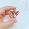 Diseño Estilo Nacional Broche de Hoja de Arce de Alta Gama Corsage de Hoja Retro de Moda Adorno de Pedrería Accesorios para Ropa de Mujer Venta al por Mayor