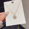 Collar de Acero de Titanio con Colgante de Circonita Geométrico Exquisito Versátil Moda Temperamento Simple Sensación de Alta Gama Cadena para Clavícula de Nicho de Lujo Ligero