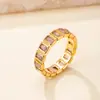Moda Europea y Americana Joyería de Acero Inoxidable con Diamante Cuadrado Rai Anillo para Dedo de Comida Lujo Ligero Todo Combina Anillo de Acero Inoxidable Chapado en Oro de 18 Quilates