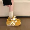 Tênis de Treino Alemão Retrô para Mulheres Verão 2026 Solado Grosso Moda Versátil Tênis Confortáveis para Mulheres Bico Fechado Solado Macio Sapatos Brancos