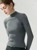 Suéter 100% cashmere puro para mulheres, com gola alta discreta, corte ajustado e design em tricô, perfeito como uma camada base quente para o outono e inverno.
