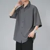 Nova Camisa Casual Masculina de Manga Curta de Verão de Alta Qualidade Japonesa Cor Sólida Solta Tamanho Grande Camisas Masculinas com Golas Caídas