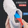 Escova Nano Multifuncional para Sapatos, uma ferramenta de limpeza doméstica com cerdas macias, projetada para lavar sapatos sem danificá-los ou soltar cerdas.