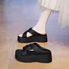 Sandálias de Verão Femininas para Uso ao Ar Livre 2025 Novo Estilo da Moda para Combinar com Saias, Sola Grossa, Deslumbrantes Sandálias de Praia Pretas Estilo Francês