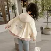 Jaqueta de Renda com Desenho para Meninas de Comércio Exterior Nova Primavera 2026 Jaqueta Estilosa Coreana Roupas Infantis da Moda Atacado