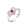 Anillo de Corazón de Diamante Brillante, Anillo de Diseño Único de Lujo Ligero, Sensación Elegante y de Alta Gama, Joyería de Nicho para Mujer, Forma de Corazón
