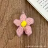 Flor de aplique de ganchillo de mohair hecha a mano, pasador de pelo de flor de pompón de hilo tridimensional, accesorios decorativos DIY para ropa y bolsos