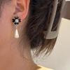 Pendientes de cuatro hojas con perlas y diamantes de Corea del Sur, ligeros, lujosos, de alta gama, estilo retro y elegante para mujer.
