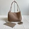 Estilo Otoño e Invierno Primera Capa Gamuza Tejido Bolsa Paracaídas Gran Capacidad Bolsa Cubo Transfronteriza Bolso de Hombro Cruzado de Moda para Mujer