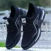 Tênis de corrida sapatos masculinos verão novo tênis confortável respirável sapatos brancos tecido fly respirável sapatos casuais sapatos masculinos