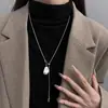 Elegante Collar de Acero de Titanio con Perlas Barrocas de Nuevo Estilo para Mujer, Cadena Larga Sencilla de Gama Alta para Otoño e Invierno, Cadena para Suéter