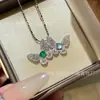 Atacado de fábrica alta qualidade material natural perigoso Pingente de borboleta de jade verde Yang design pequeno e fresco Cravação em prata s925