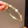 Pulseira Aberta Exquisita de Folha de Cristal Coreana Casual Simples Moda Versátil Design de Nicho Joia de Mão para Mulheres