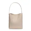 Directo de Fábrica Alta Gama Sensación Gran Capacidad Bolso Cubo Bolso Tejido para Mujer Bolso de Hombro de Nicho Bolso Simple para Commuter de Mujer Nuevo