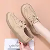Zapatos planos casuales cómodos de primavera y otoño para mujeres de mediana edad y mayores, zapatos de slip-on poco profundos para damas, nuevo modelo antideslizante