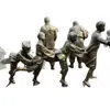 Parque de Esculturas de Bronce de Personajes Hengbaofa Escultura de Personajes Divertidos para Niños Escultura de Niño Agarrando Águila Estatua de Bronce
