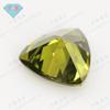 Huagang Gema Fertilizante Triángulo Circón Verde Oliva Piedra Nuda Gema Sintética de Color Anillos Verde Oliva