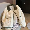 Otoño e Invierno Clip de Solapa Color de Contraste Holgado Estilo Chanel Chaqueta Acolchada de Algodón Moda Femenina 2024 Combinable con Todo Rombos Ligera Corta