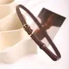 Cinturón de Cuero de Lujo Ligero para Mujer, Adecuado para Jeans, Cinturón Decorativo Versátil Simple Retro Estilo Hong Kong para Mujer, Cuero Genuino, en Stock al por Mayor