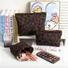 Bolsa de Maquiagem Estilo Ins com Estampa de Leopardo Portátil Grande Capacidade Bolsa para Armazenamento de Batom Bolsa Clutch Estampada Estilo Amazon