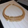 Explosiones transfronterizas Europa y Estados Unidos industria pesada exagerada corte de primavera cuello de diseño creativo de nicho collar de viento frío