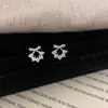 Pendientes de Lazo de Diamante Super Brillantes, Pendientes de Diseño de Lujo Ligero para Mujer, Exquisitos y Compactos Accesorios para Orejas Estilo Dulce de Princesa Huecos