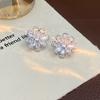 Novos Brincos Flor de Margarida de Cristal Tendência Elegantes Alto Padrão Frescos Tachas Leve Luxo Nicho Brincos de Moda