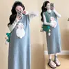 Vestido para embarazadas 2024 otoño e invierno nuevo versión coreana dulce que reduce la edad chaleco de conejo tridimensional falda camisa base