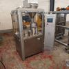 Venda de equipamentos de processamento automático de cosméticos usados, máquina de enchimento de pasta de cor dupla equipamento de máquina de enchimento de cápsulas de medicamentos