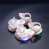 Nuevas Sandalias Infantiles Luminosas de Verano 2025 Sandalias de Dibujos Animados Estilo K Sandalias Infantiles Luminosas con Luz LED Zapatos de Playa Princess para Niños