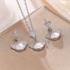 Versión Alta Collar con Forma de Abanico Moda Pendientes Set de 2 Piezas Sencillo Elegante Traje de Falda Shell de Oriente Medio