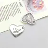 1 nuevo colgante de aleación de plata antigua con forma de corazón simulado y letra inglesa, colgante para accesorios de joyería DIY