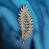 Broche Alto Sentido Moda de Nicho Versátil Estilo Lujo Ligero para Mujer Ramillete Camelia Accesorios para Bodas y Fiestas en stock Venta al por mayor