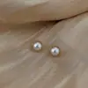 Brincos Vintage de Pérola Barroca Estilo Celebridade da Internet para Mulheres Pequenos Brincos de Tarraxa Texturizados Estilo Francês Distintivos Simples Exquisitos