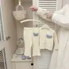 Conjunto Duas Peças Cardigan Canelado + Calça Longa Levemente Flare INS Primavera e Outono para Crianças 2026 Outono Inicial Estilo Coreano Roupa para Passeio para Bebês Meninas