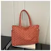 2026 Verano Nuevo Bolso de Cesta para Mujer Bolso de Hombro Único Bolso Tote Texturizado Doble Cara con Letras Bolso de Compras Bolso de Mano Informal