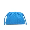 Grandes Quantidades Transfronteiriças de Sacolas de Nuvem Tecidas Prontas Modelo Novo 2026 Bolsas com Presilha de Ombro Design de Nicho Bolsas Transversais Mais Vendidas