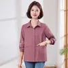Nova camisa de manga longa 100% algodão para primavera e outono de 2026, blusa casual bordada para mulheres, top solto e estiloso para mães de meia-idade