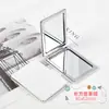 Espejo de maquillaje de cuero blanco al por mayor Espejo de bolsillo plegable de PU Espejo portátil DIY Creativo Metálico Pequeño espejo para estudiante