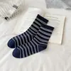 Meias femininas fofas de cano médio, algodão sem costura com design de gato de desenho animado, meias longas rendadas estilosas para primavera/outono, personalizadas e absorventes de suor
