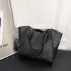 Bolso tote casual de gran capacidad para debajo del brazo para mujer, nueva moda, textura simple, patrón tejido, bolso de hombro para ir al trabajo