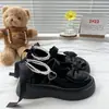 Zapatos Mary Jane para mujer 2023 Nuevo Lazo de perlas con calcetines de felpa falda moda británica dulce zapatos de cuero