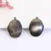 Acerca del producto: Collar colgante de caja redonda estilo europeo y americano colgante de collar de bronce verde caja creativa retro se puede abrir joyería