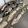 Sandalias Elegantes Negras de Tacón Alto con Punta Cuadrada y Cerradas, Zapatos de Hada, Novedad Verano 2026 Estilo Francés, Adecuadas para Combinar con Vestidos, Zapatos de Una Sola Tira sin Espalda