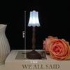 Lámpara de Mesa Pequeña Creativa Retro Europea Lámpara de Vela Electrónica LED Lámpara de Atmósfera Decorativa Lámpara de Lectura de Mesita de Noche para Dormitorio Adorno