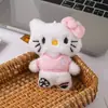 Chaveiro Fofo de Pelúcia Gato Kt Jogando Futebol Pingente de Bolsa Acessório de Mochila Presente/Brinde da Copa do Mundo 2026
