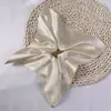 Pañuelo Cuadrado Doble Cara de Seda Personalizado del Fabricante, Lazo para el Cabello con Tela de Satén con Caída, Scrunchie Cuadrado, Lazo para el Cabello de Molino de Viento