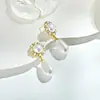 Brincos de Pérola Gota Vintage de Luxo Leve Inspirados em Chanel com Toque de Alto Padrão, Brincos da Moda Cravejados com Zircônias e Tarrachas de Prata S925